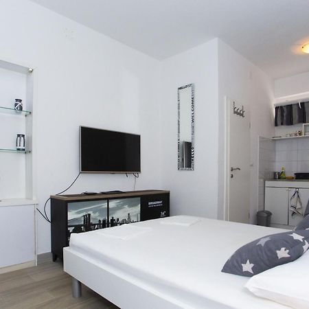 Apartments With A Parking Space Podgora, Makarska - 12816 Rom bilde